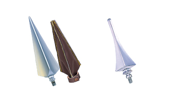 旗頭・剣先 DXセット：金属製三方剣（銀色）ケース付き（左） Cセット：金属製菱形剣（銀色）（右）