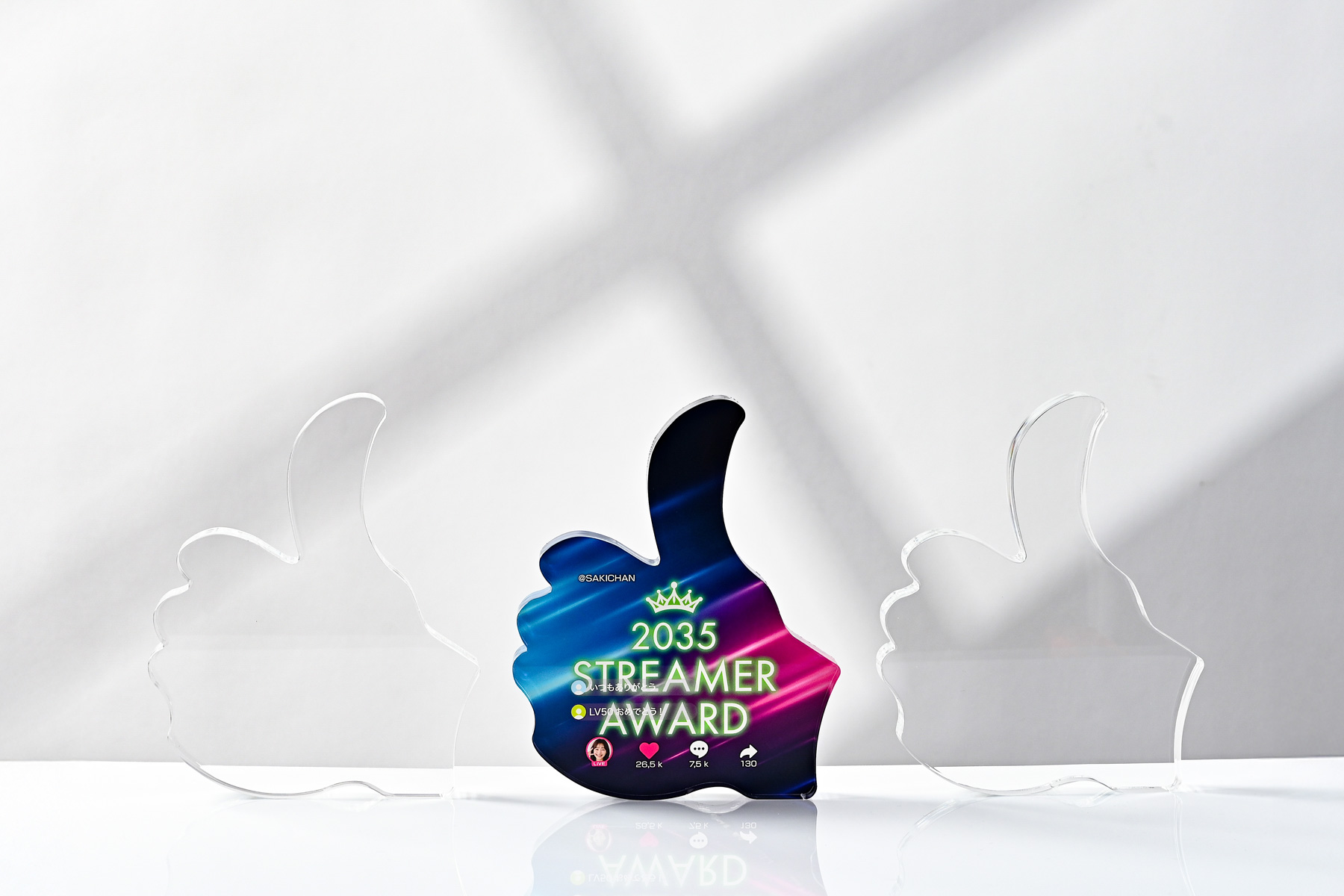 サムズアップオリジナルトロフィー J-UA-207｜高さ16.0センチ／重さ250g