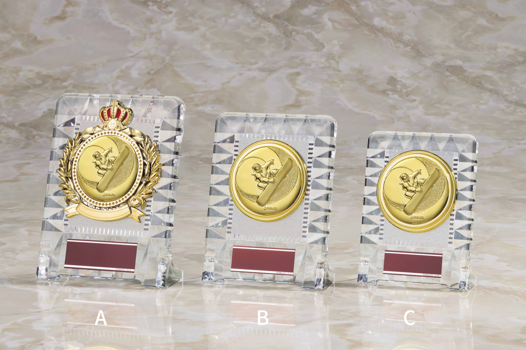 臨場感のあるスノーボードデザインのかっこいい低価格アクリル表彰楯 JS-ATZ-4430-snowboard