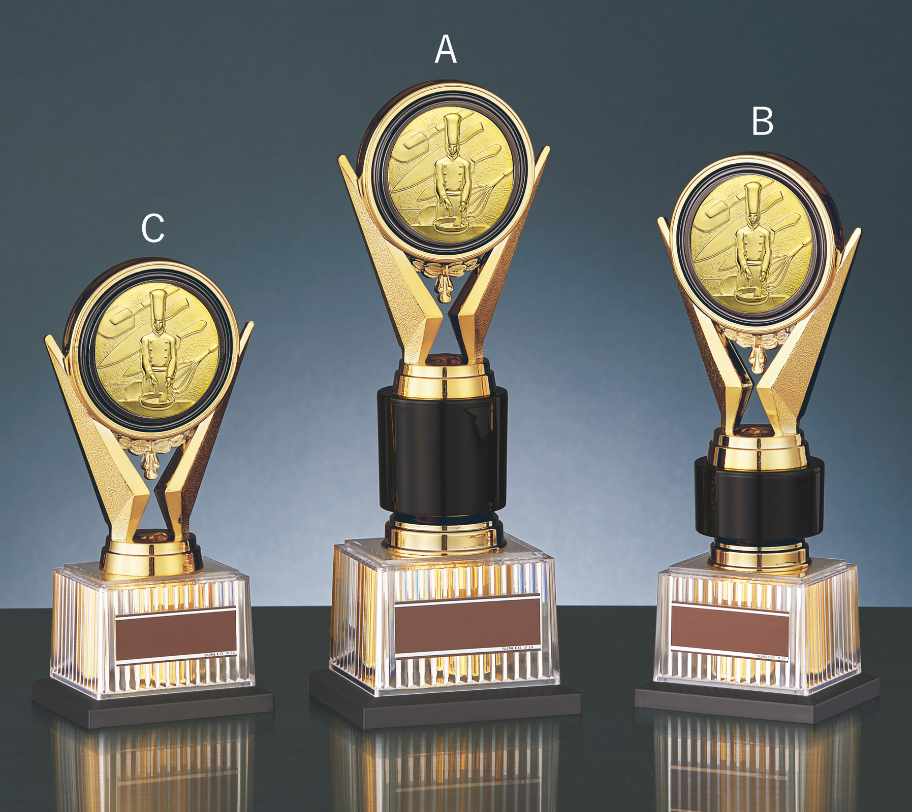 トロフィーの中でも一番人気Aサイズのサイズ感のご紹介 JS-BRZ-4670