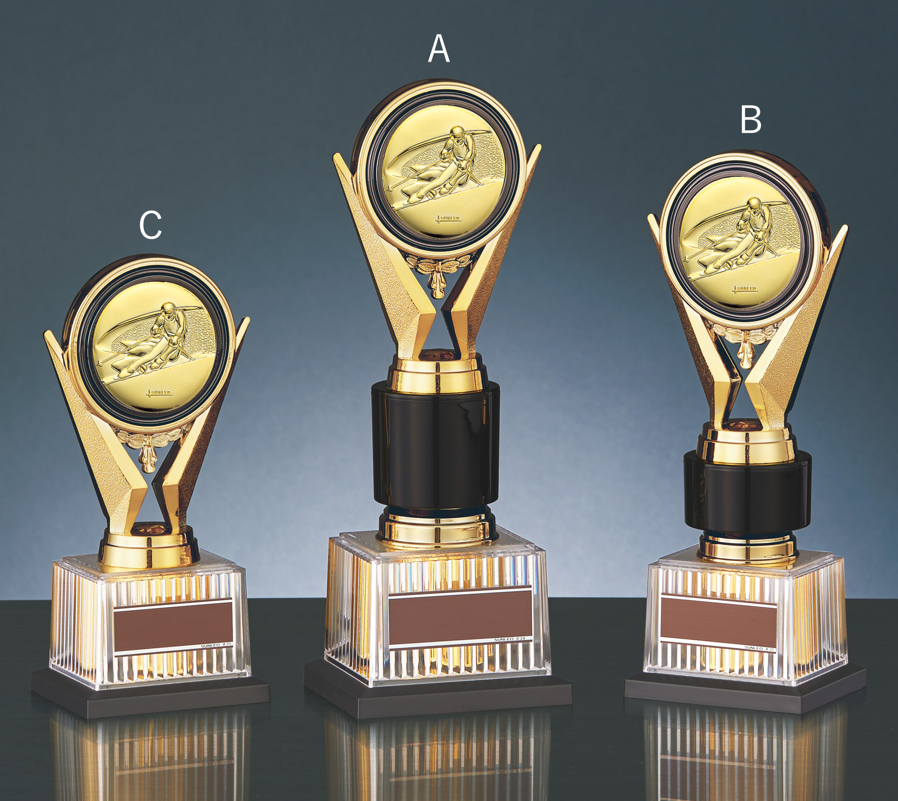 トロフィーの中でも一番人気Aサイズのサイズ感のご紹介 JS-BRZ-4670