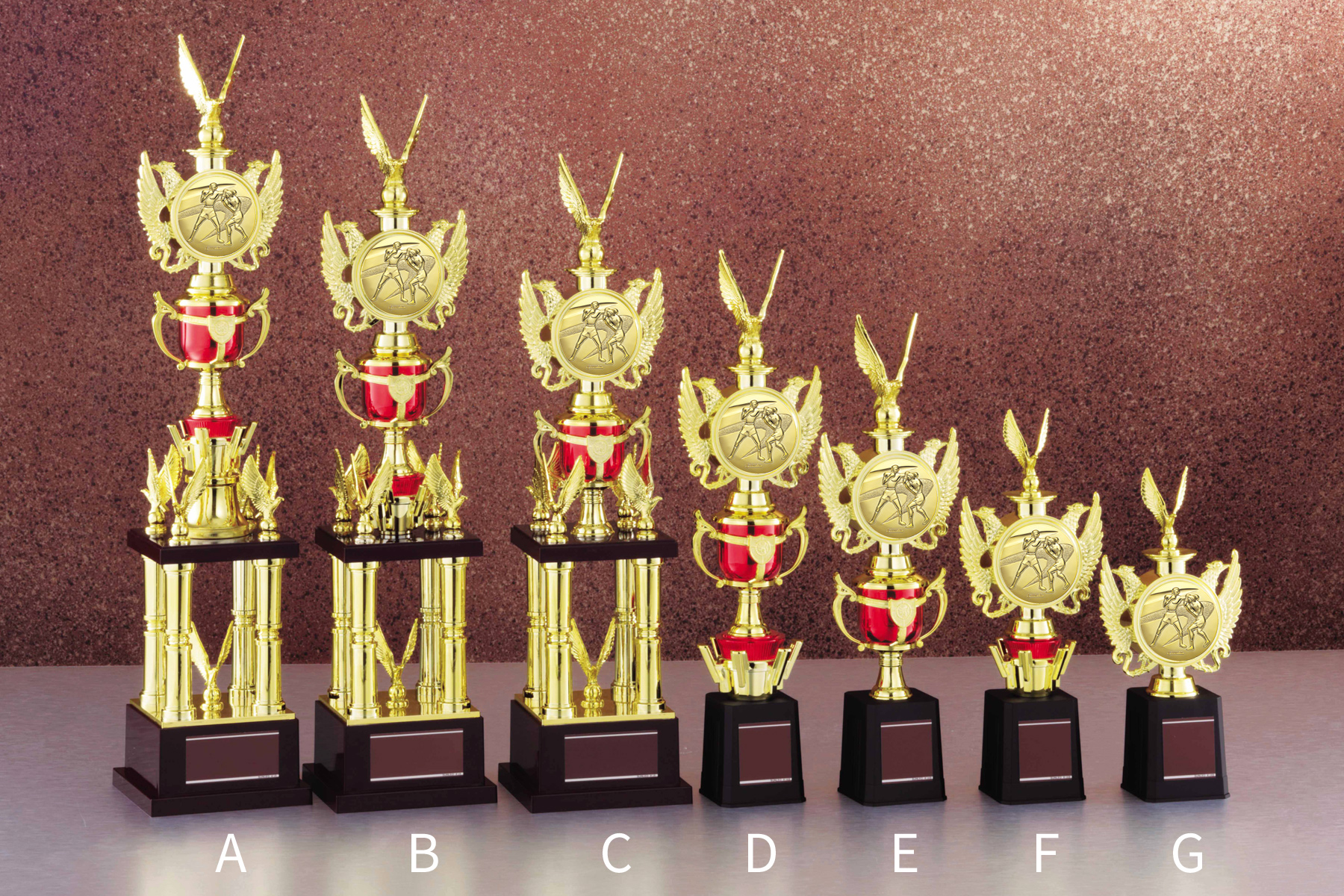 JS-TRZ-4370-boxing　ボクシングメダルと勝利の象徴とも言えるワシが光り輝くチャンピオントロフィー