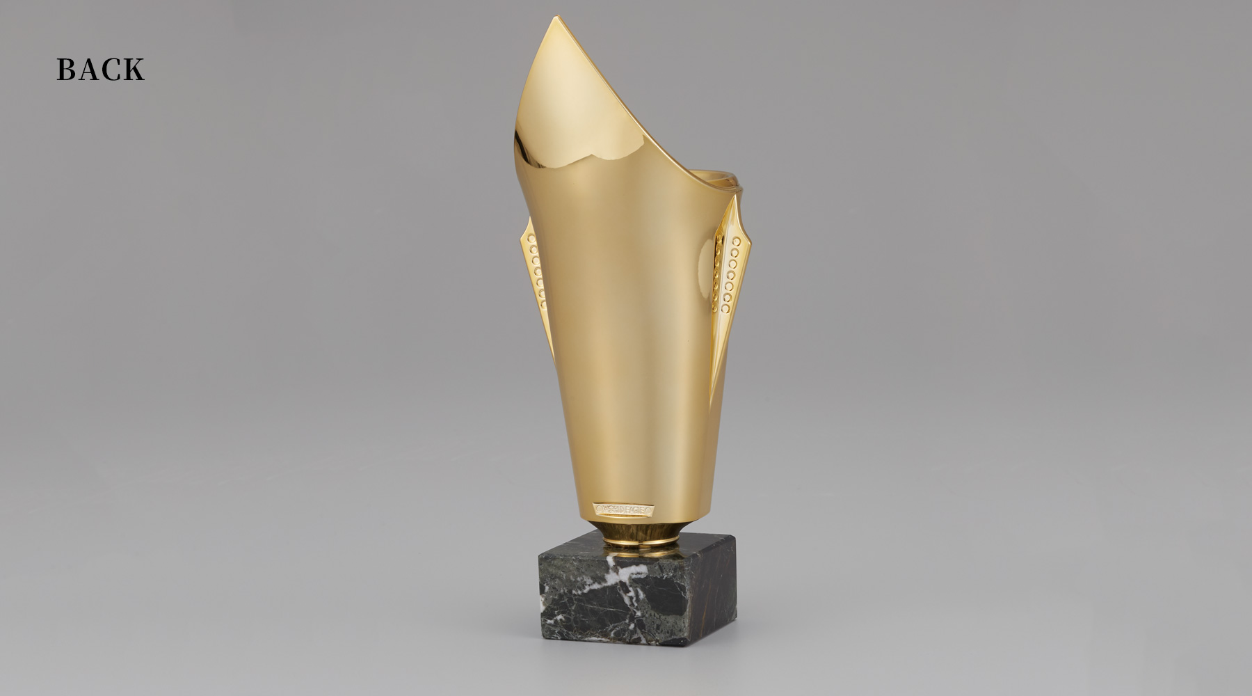 種目取替トロフィーの裏面のご紹介 JW-B-6038