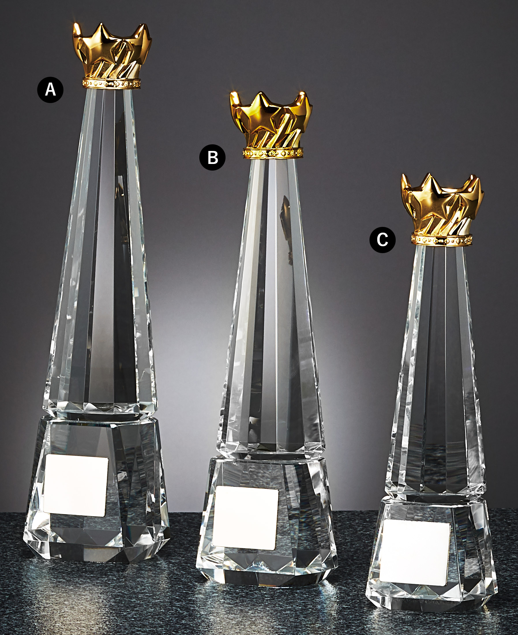 王冠が飾られたクリスタルトロフィー JW-BT-2035