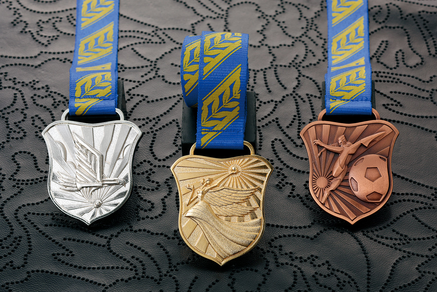 有名グラフィックデザイナーがデザインするエンブレムメダル　JW-MZ