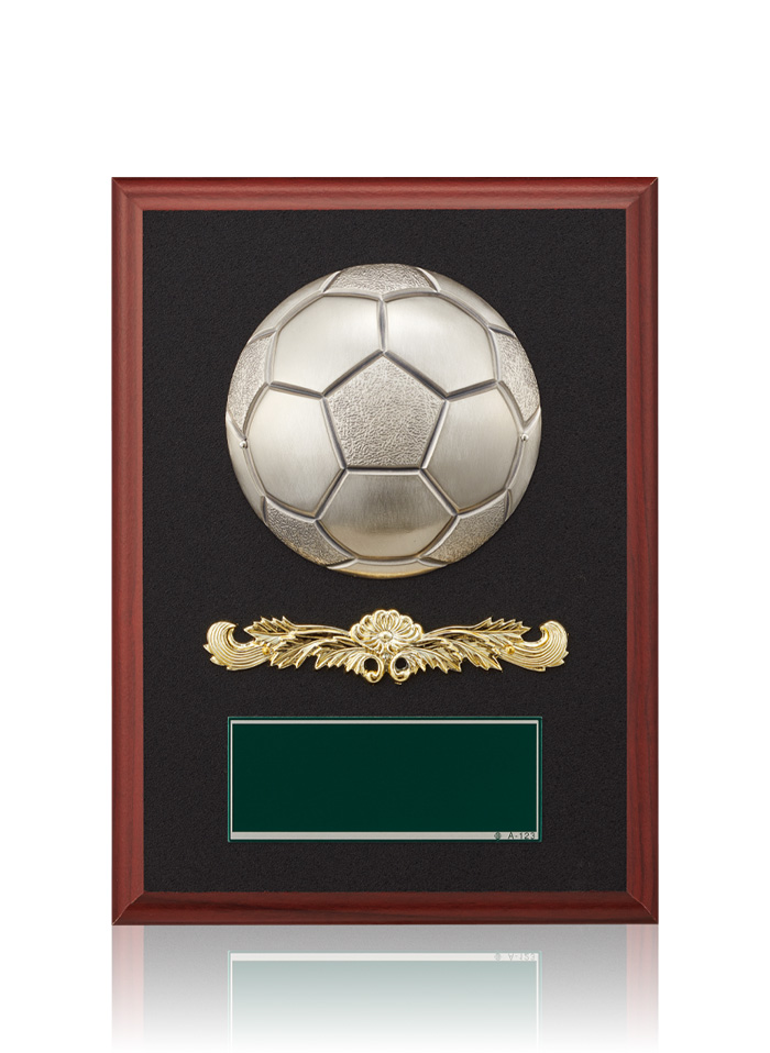 JW-SO-5022　緑色に輝く光沢塗装が美しくサッカーボールが目立つ人気の表彰楯