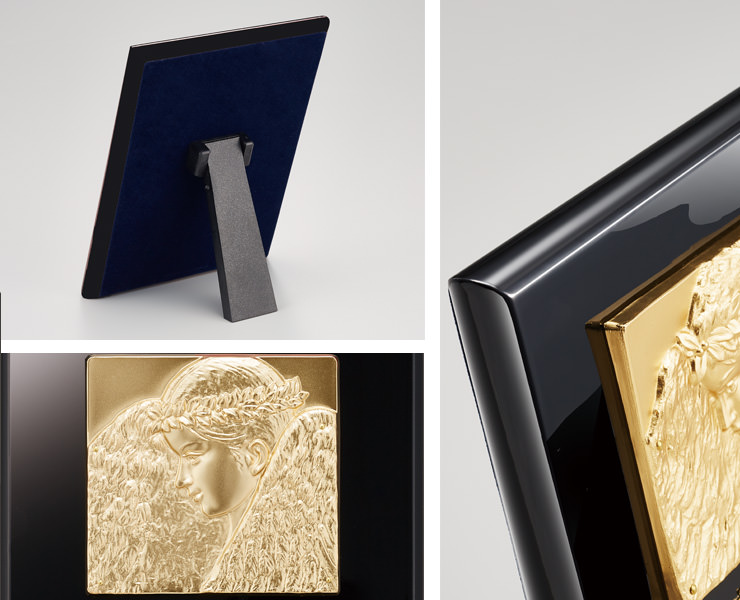 ピアノフィニッシュ加工の木製表彰楯【ブラック】詳細 JW-SO-5041